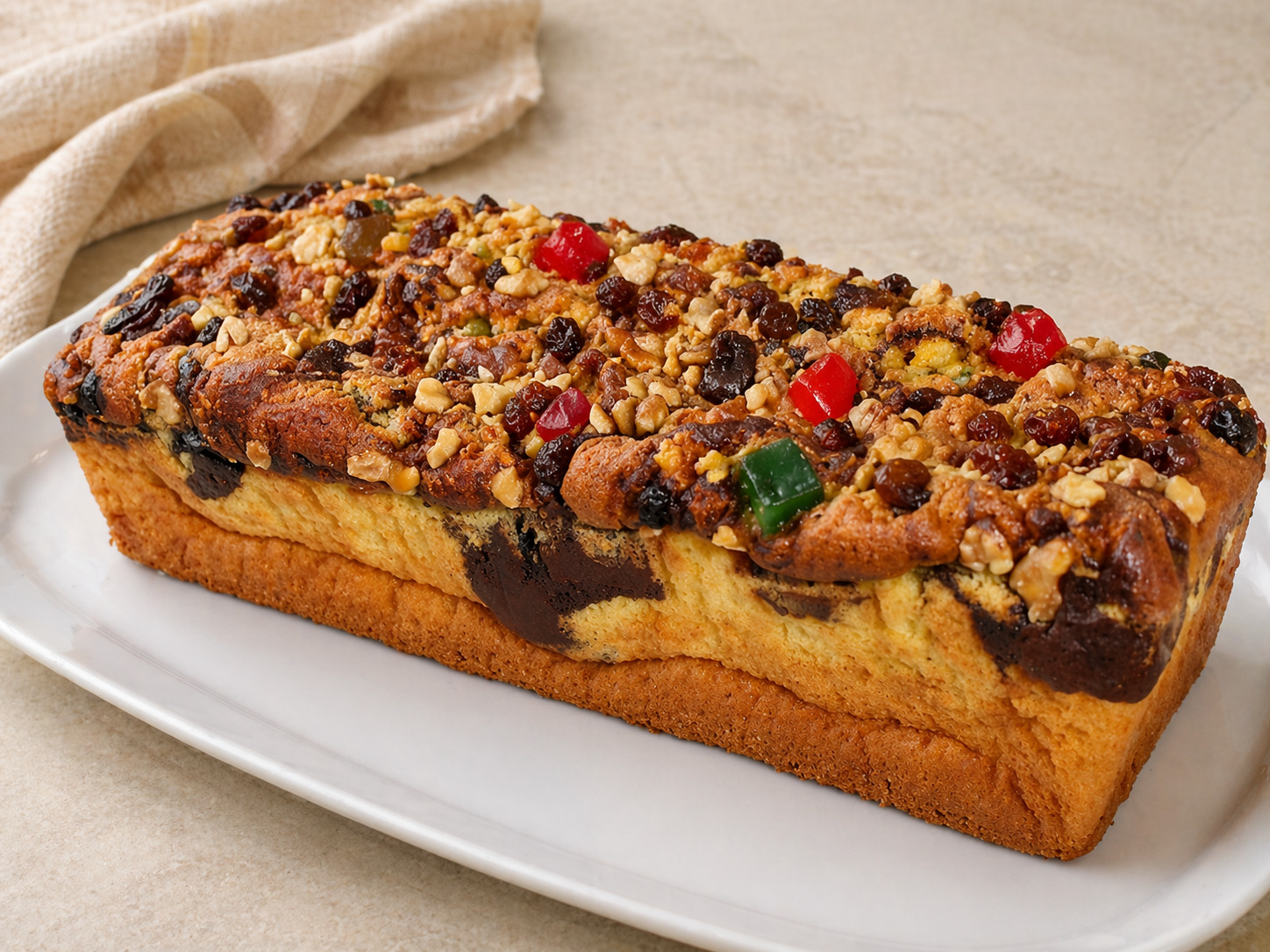 Chec pufos cu nuci, stafide si rahat