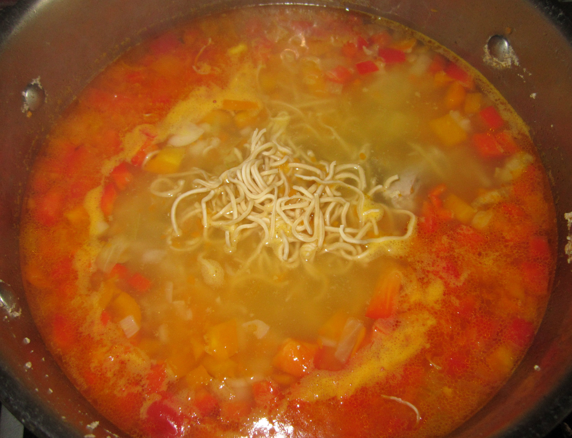 Ciorba taraneasca cu carne de porc si legume