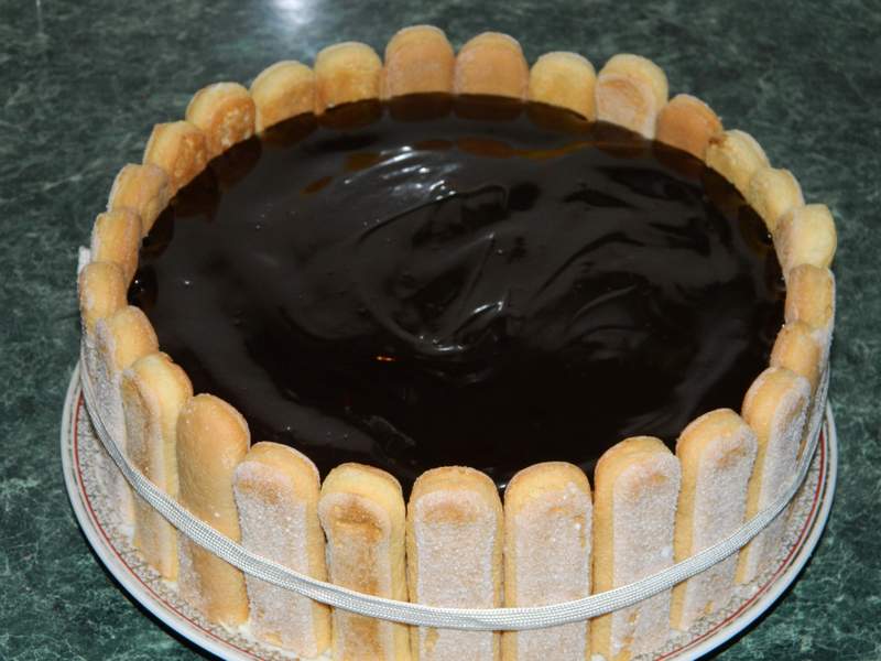 Tort cu crema de vanilie