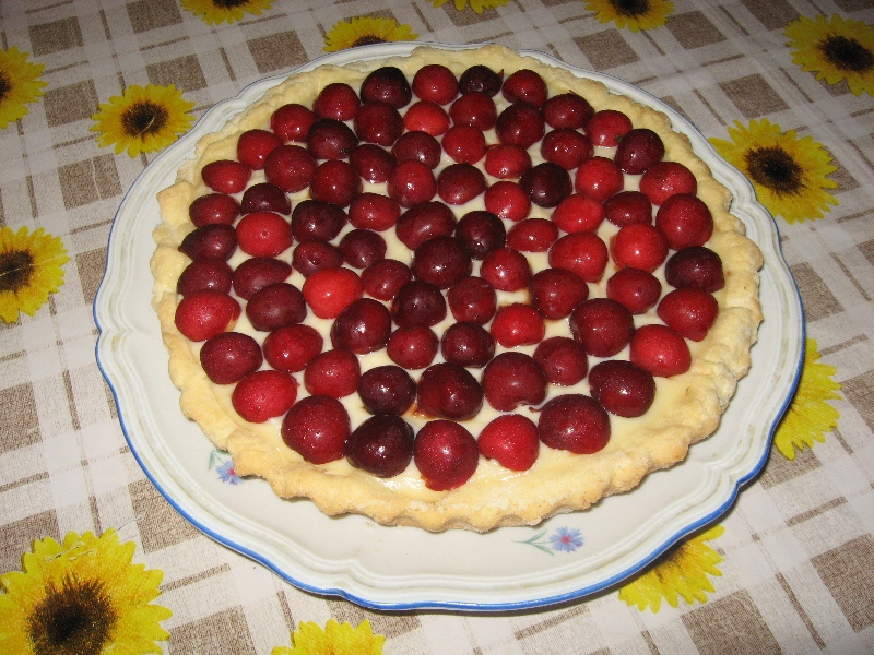 Tarta cu cirese si crema de vanilie