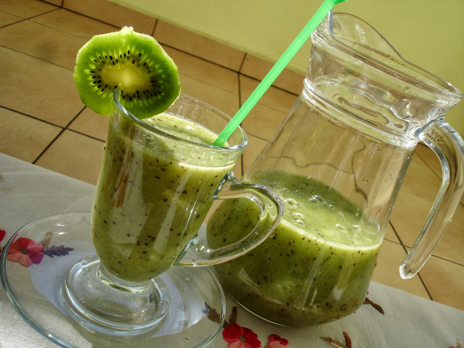 Smoothie de kiwi cu suc de portocale