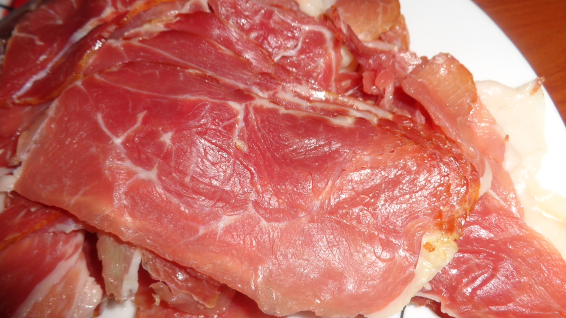 Salau cu crusta  de prosciutto