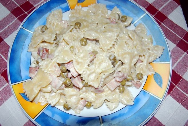 Farfalle cu bacon si mazare