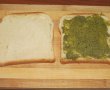 Sendvis cu pesto, branza si rosii-1