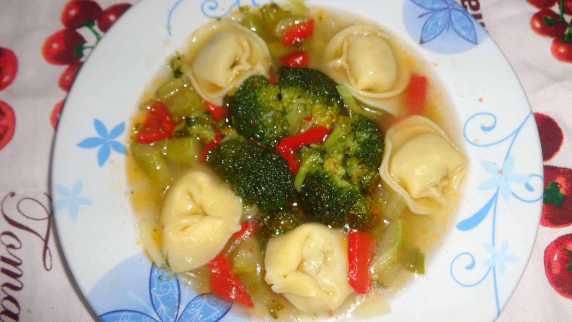 Supa de broccoli cu tortellini