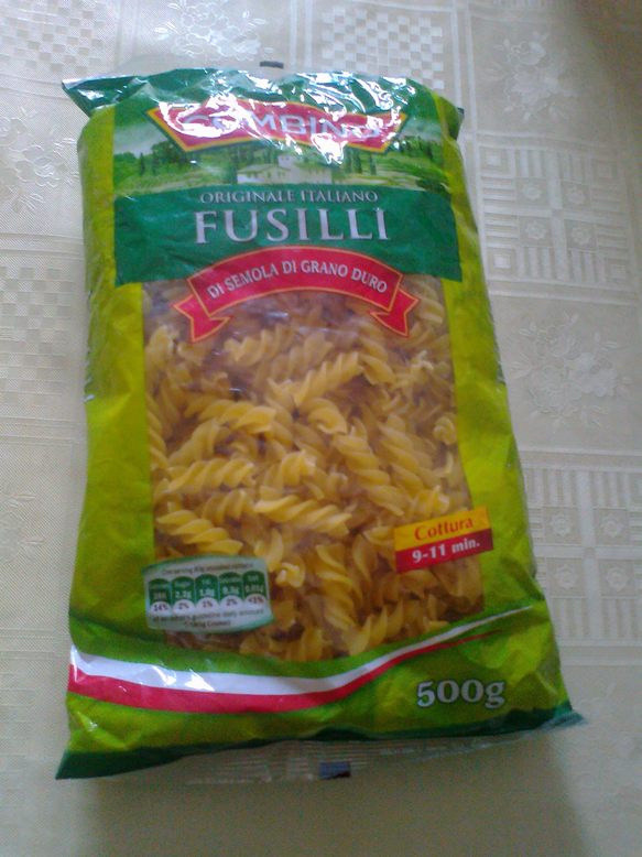 Fusilli cu branza de burduf slanina si carnat