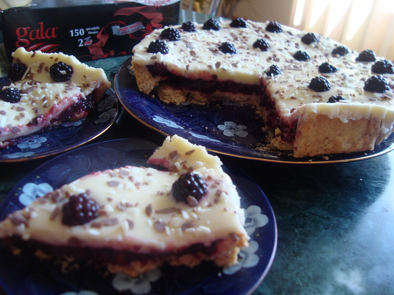 Tarta cu jeleu de mure, coacaze si mascarpone