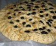 Focaccia cu masline si usturoi-7