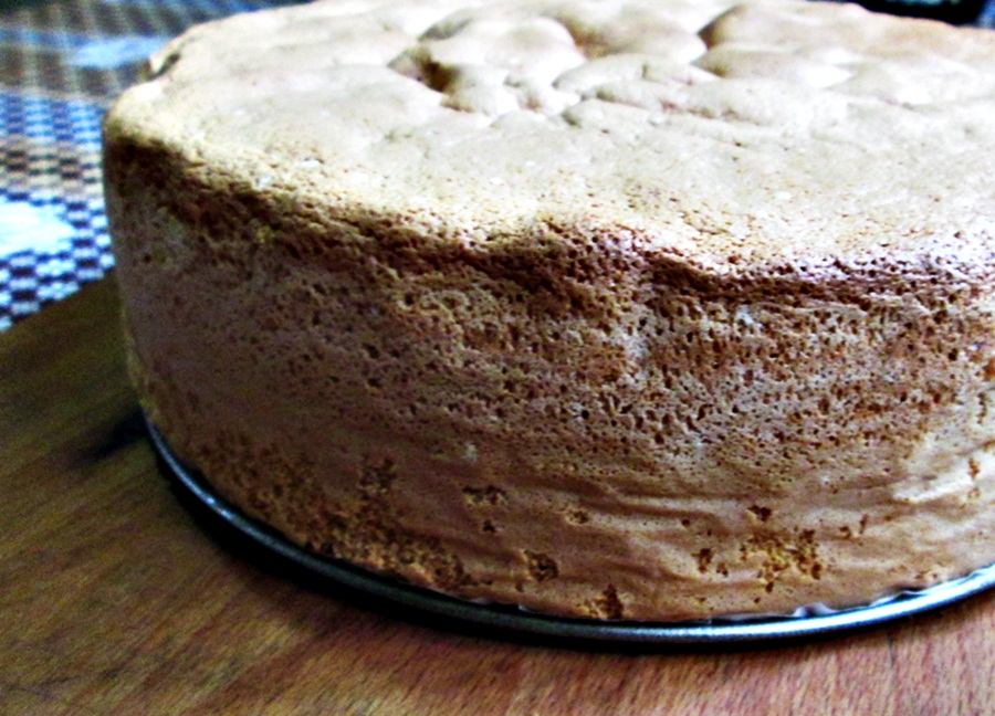 Tort cu crema Stracciatella si capsuni