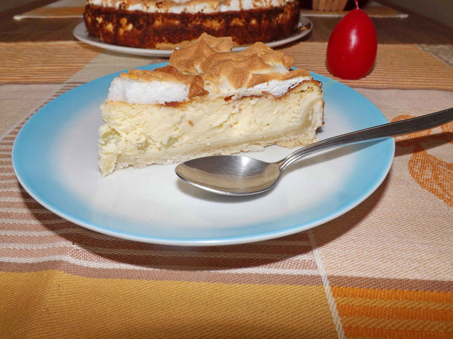 Tarta cu branza, lamaie si bezea