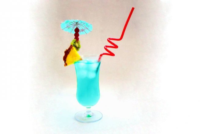 Cocktail Blue Lagoon (Laguna albastră)