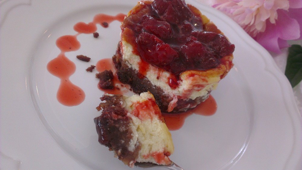 Mini cheesecake cu dulceata de capsuni