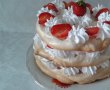 Mini tort Pavlova cu capsuni-2