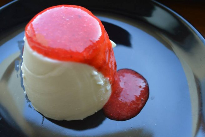 Panna cotta cu capsune