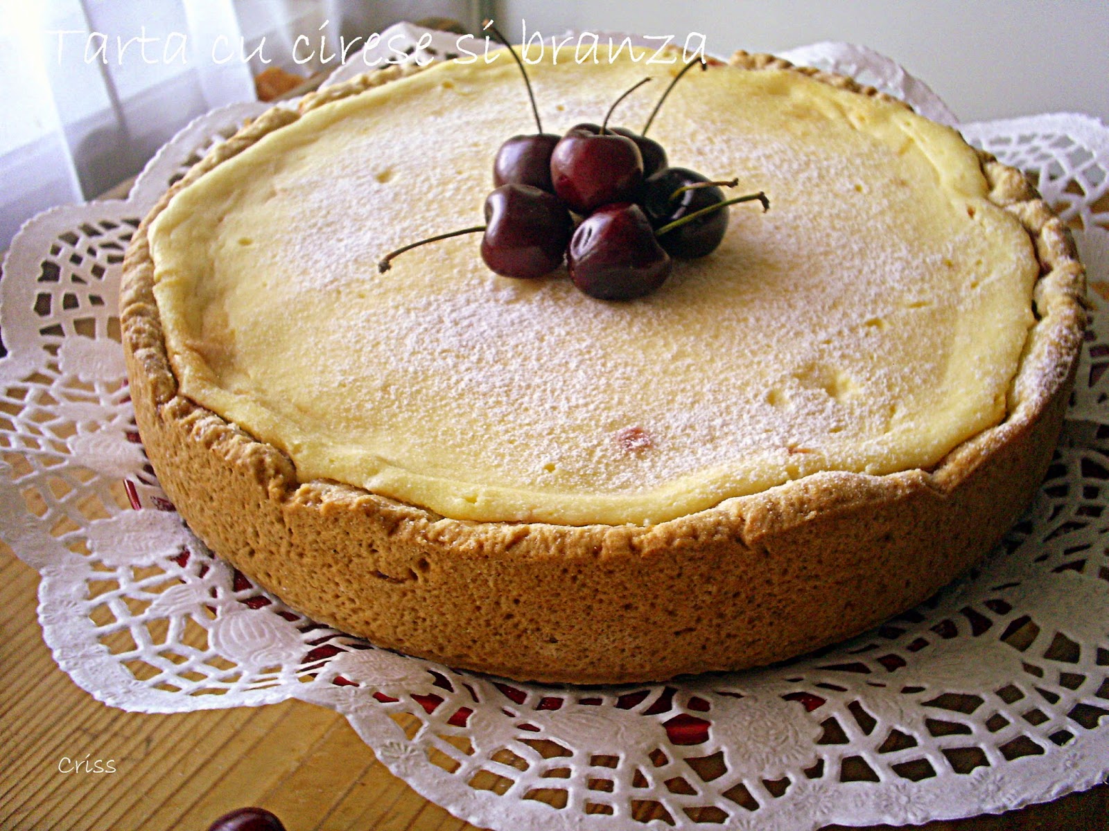 Tarta cu cirese si crema de branza