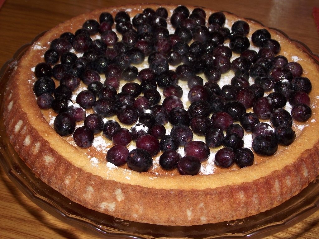 Tarta cu struguri, piersici si crema de mascarpone