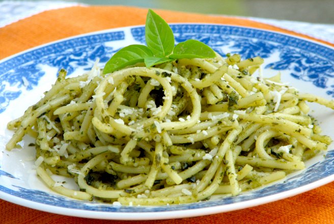 Spaghetti cu Sos Pesto