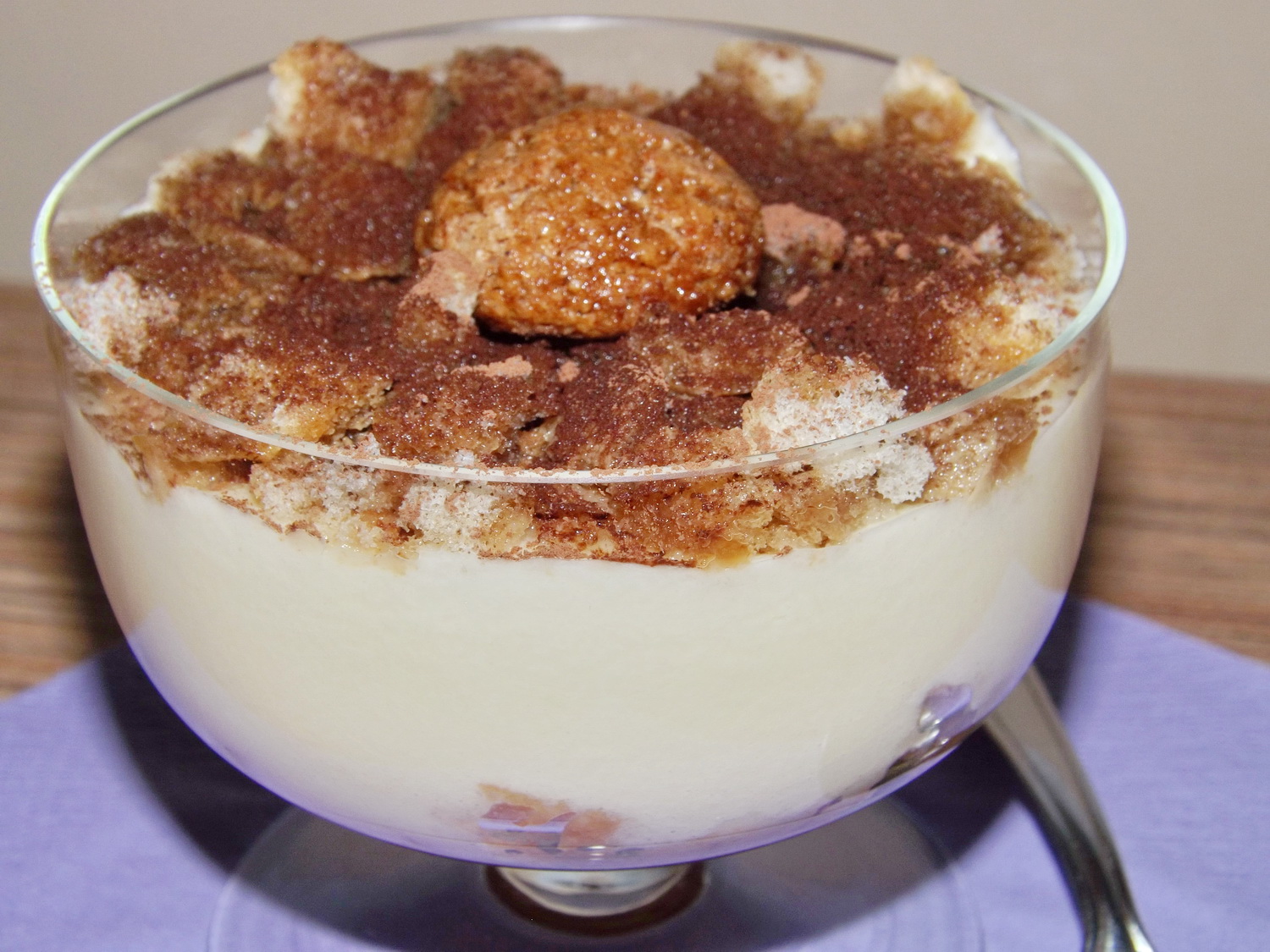 Tiramisu reteta cu biscuiti Amaretti la pahar