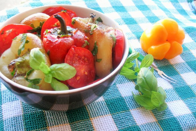 Salata de ardei copti cu rosii