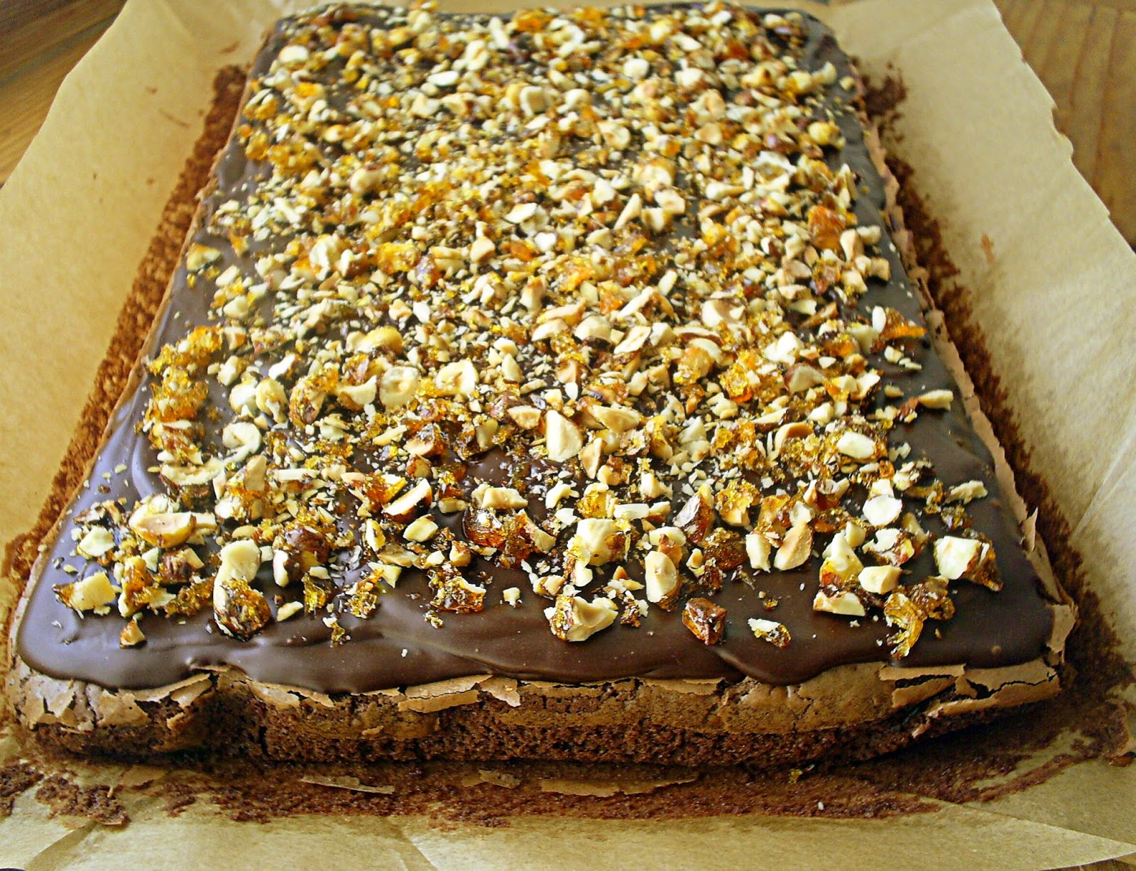 Brownie cu alune caramelizate