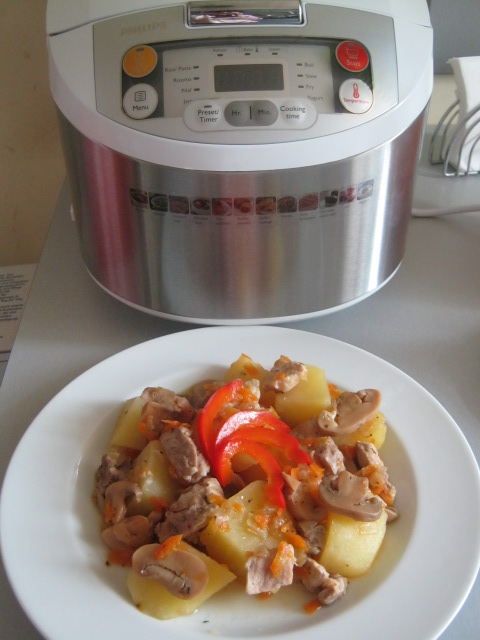 Mancare de porc cu cartofi (MULTICOOKER)