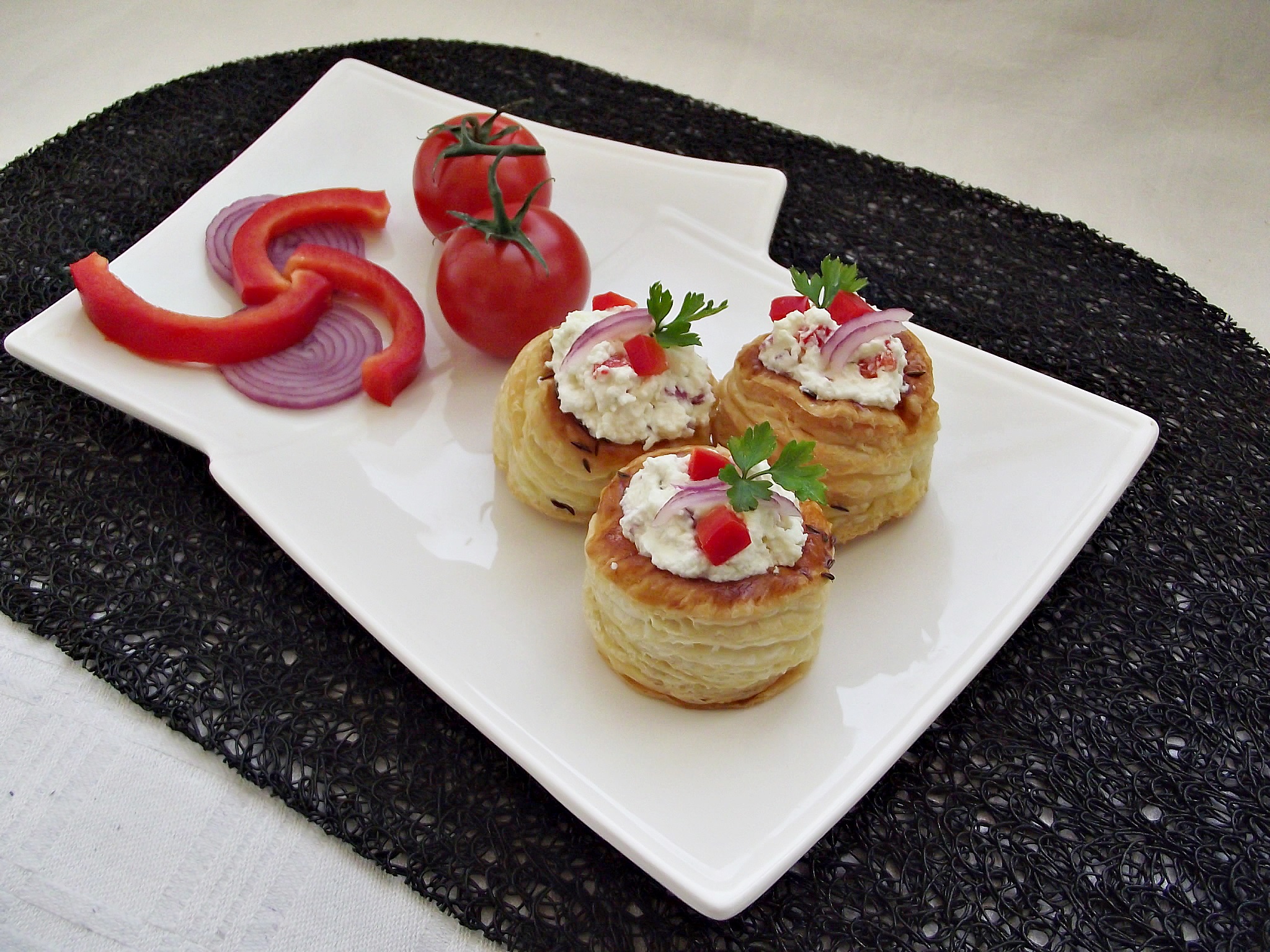 Vol au vent cu crema de branza