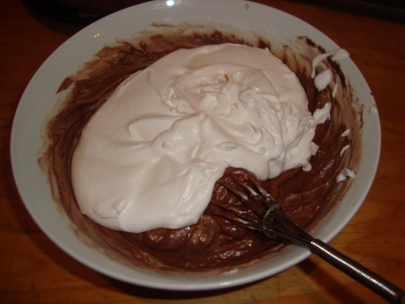 Tort cu mousse de ciocolata