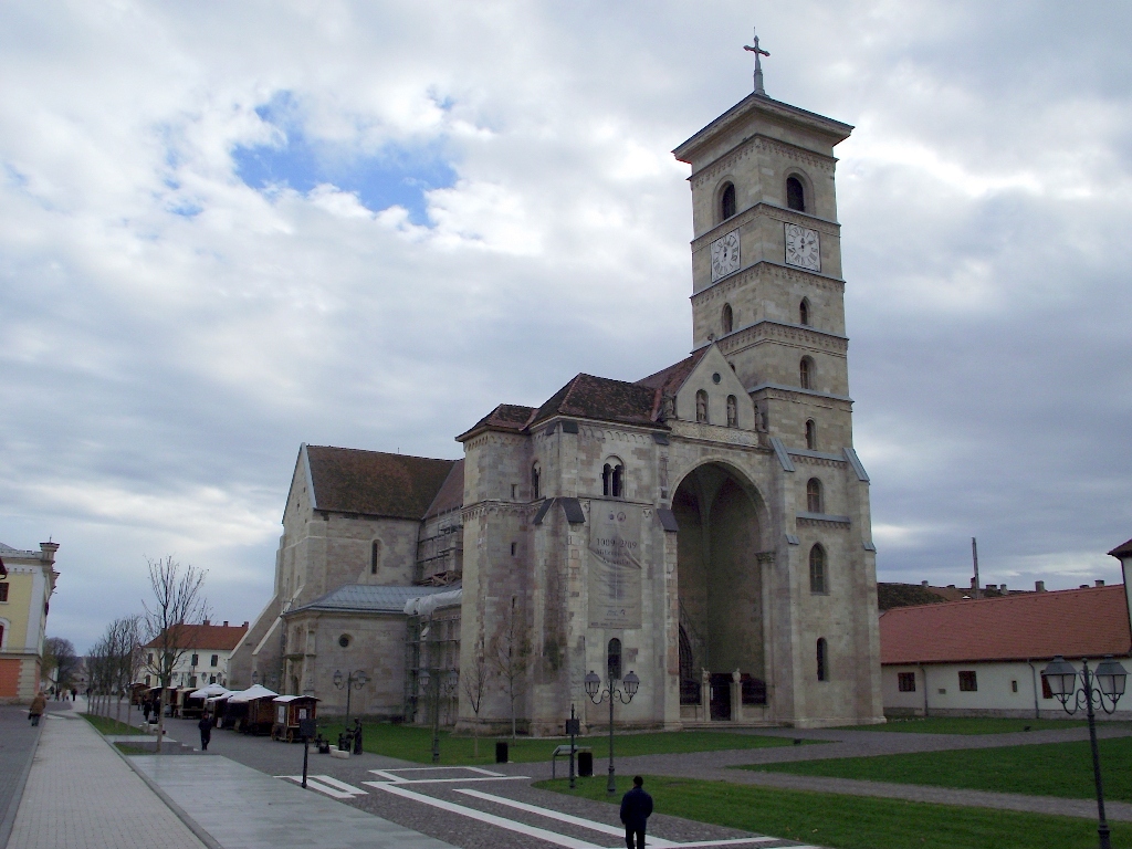 Catedrala romano catolica Sfantul Mihail din Alba Iulia