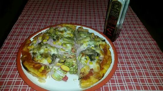 Pizza de casa picanta