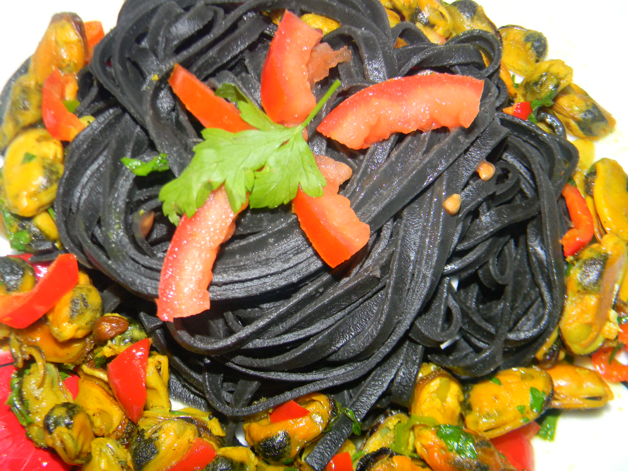 Tagliolini al nero di seppia e cozze