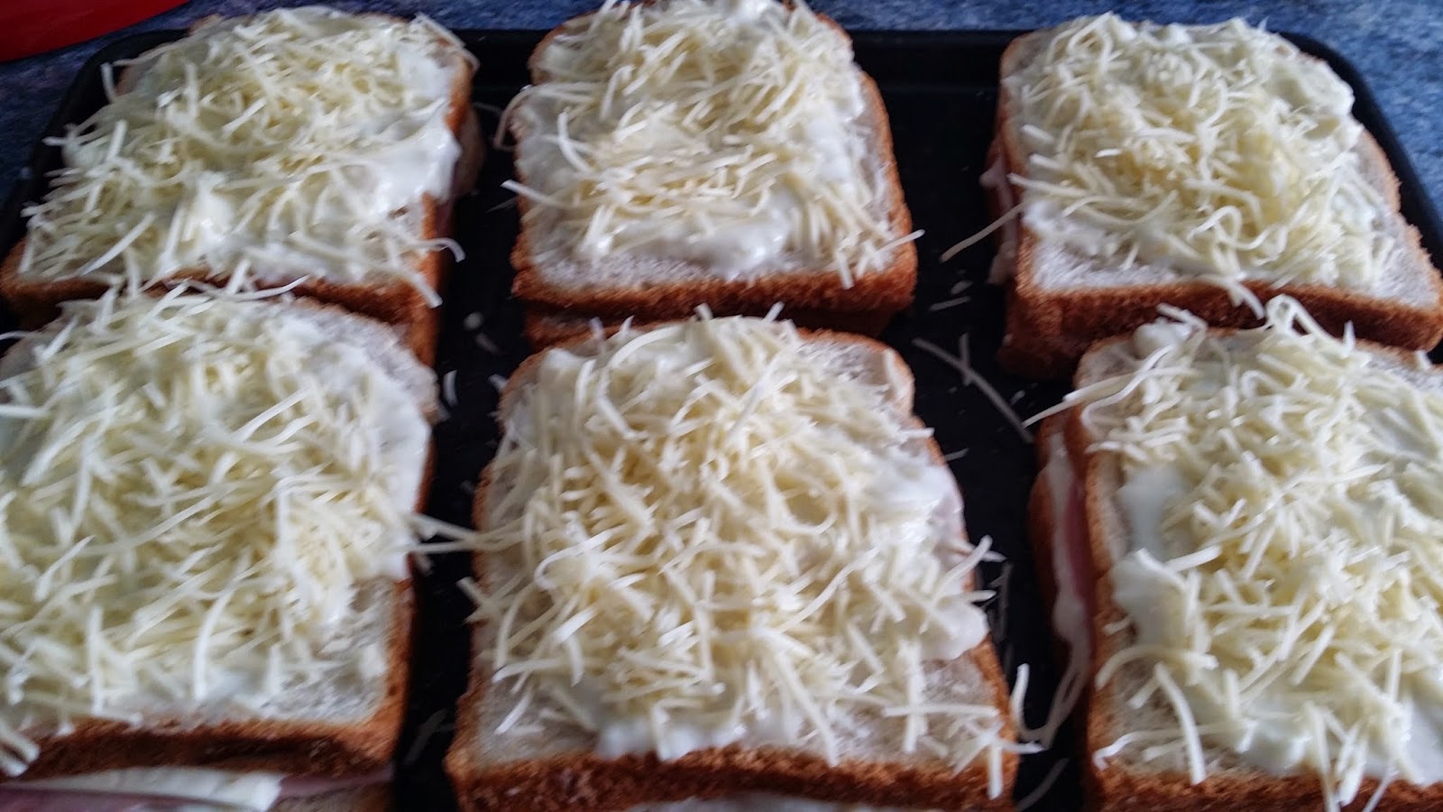 Sandwich la cuptor: Croque-Monsieur