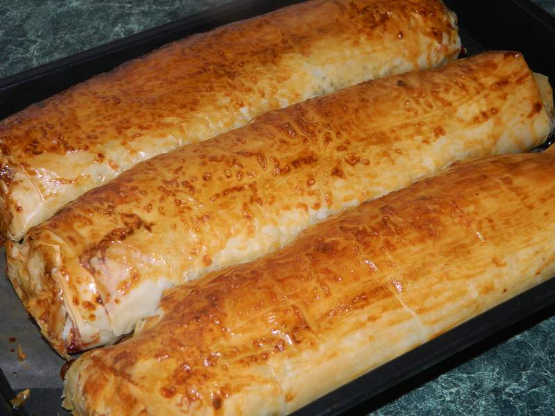 Strudel cu branza si visine