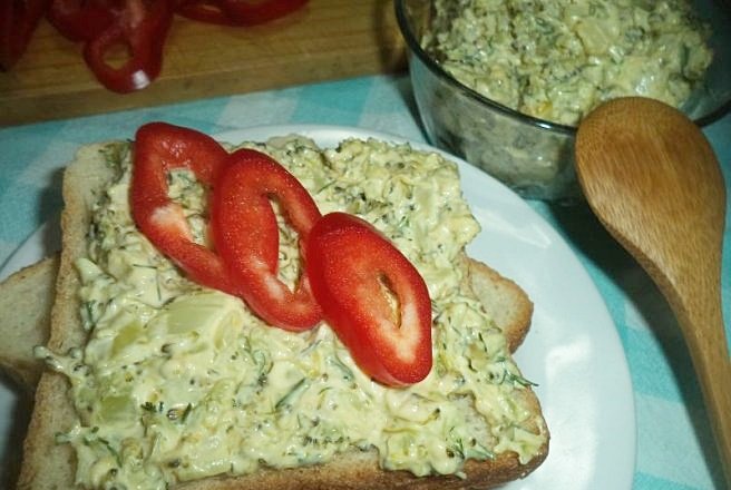 Salata de broccoli cu maioneza si marar