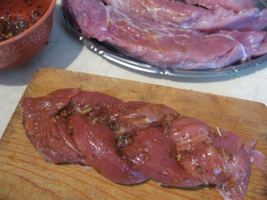 Muschiulet de porc impletit, preparat la slow cooker Crock-Pot