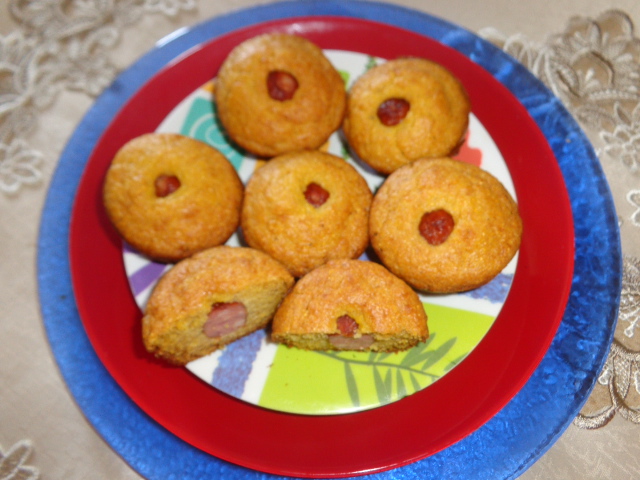 Muffins cu malai si carnaciori