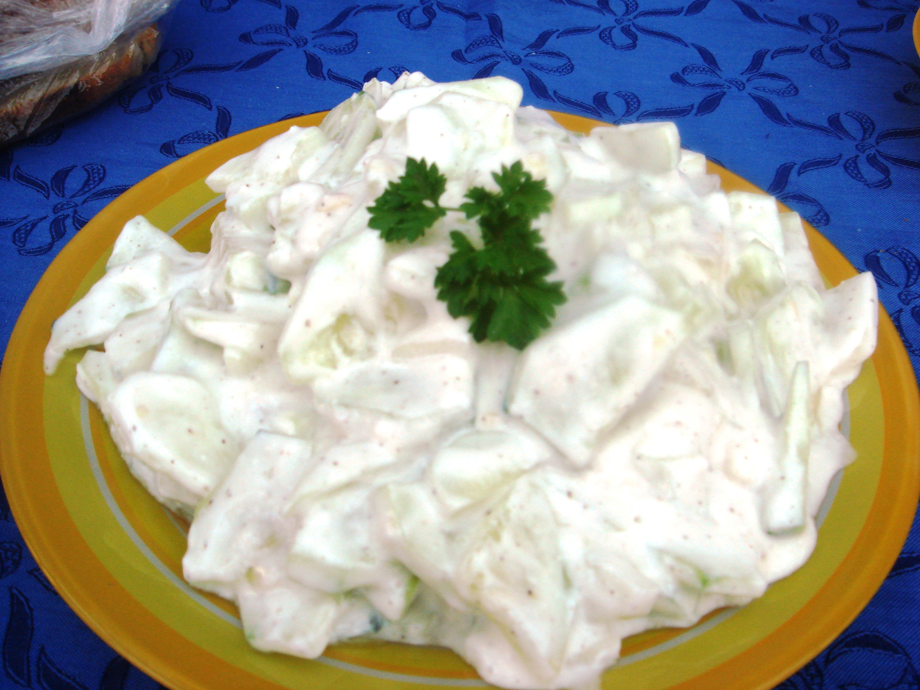 Salata de castraveti cu iaurt