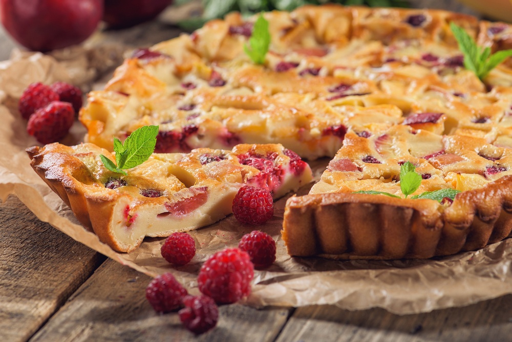 Clafoutis cu fructe de vara