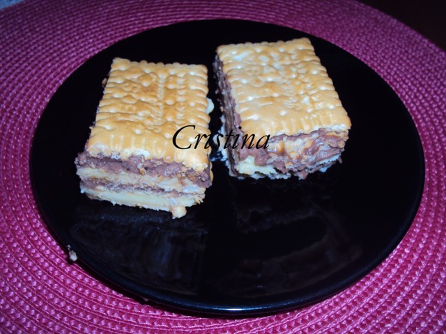 Tort de biscuiti