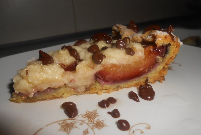 Tarta cu prune si crumble