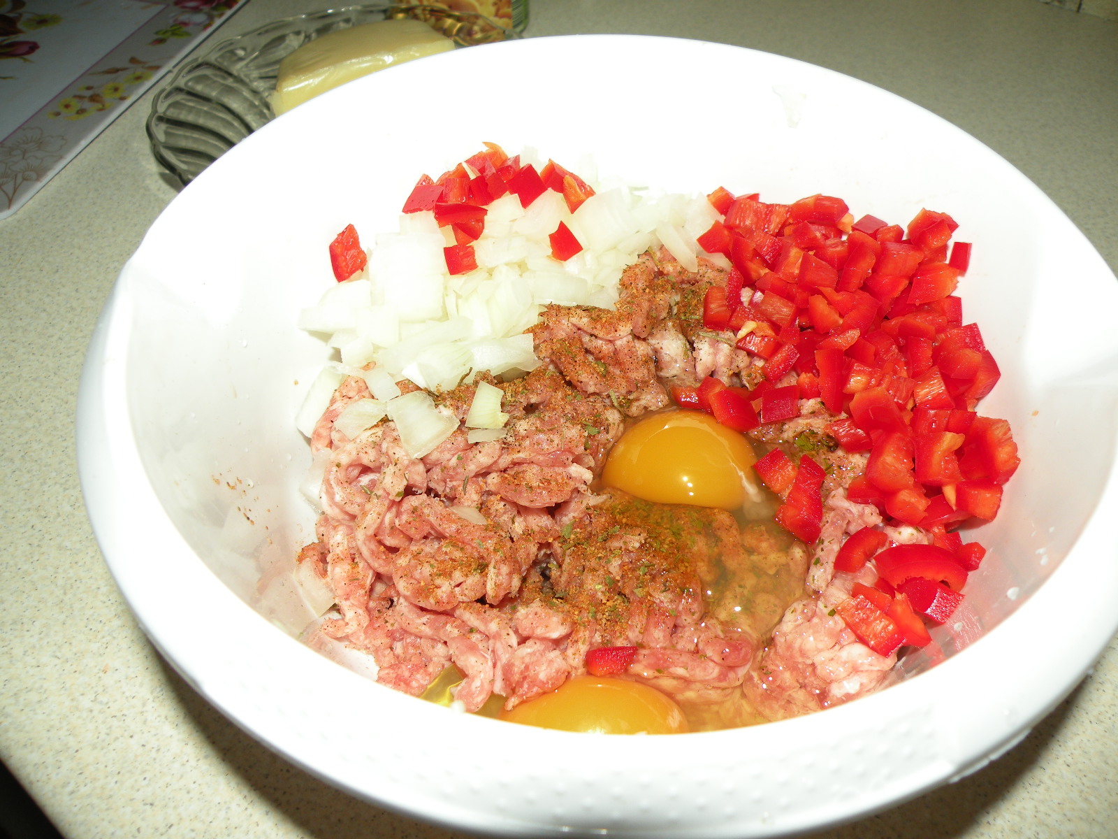 Rulada din carne tocata cu ciuperci si cascaval Delaco