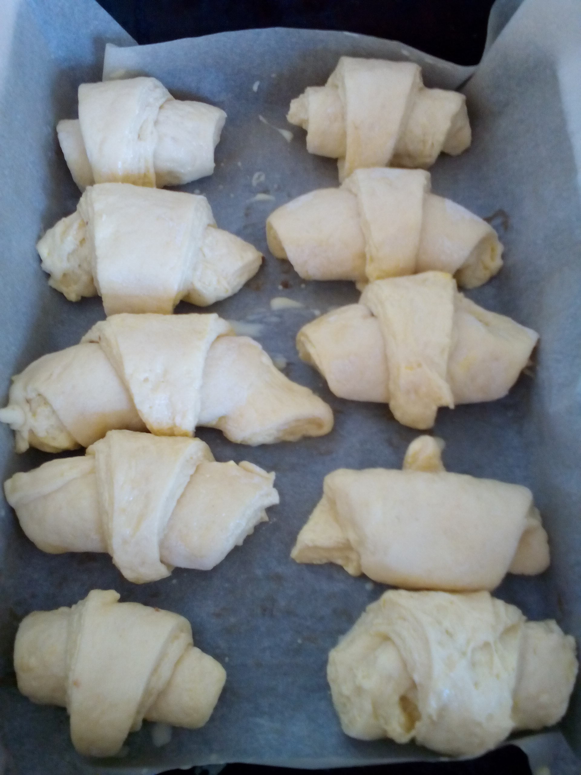 Croissante cu ciocolata