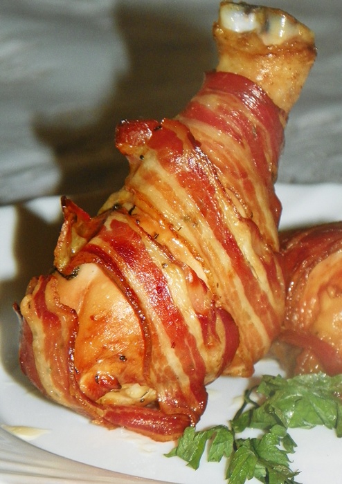 Pulpe de pui imbracate in bacon