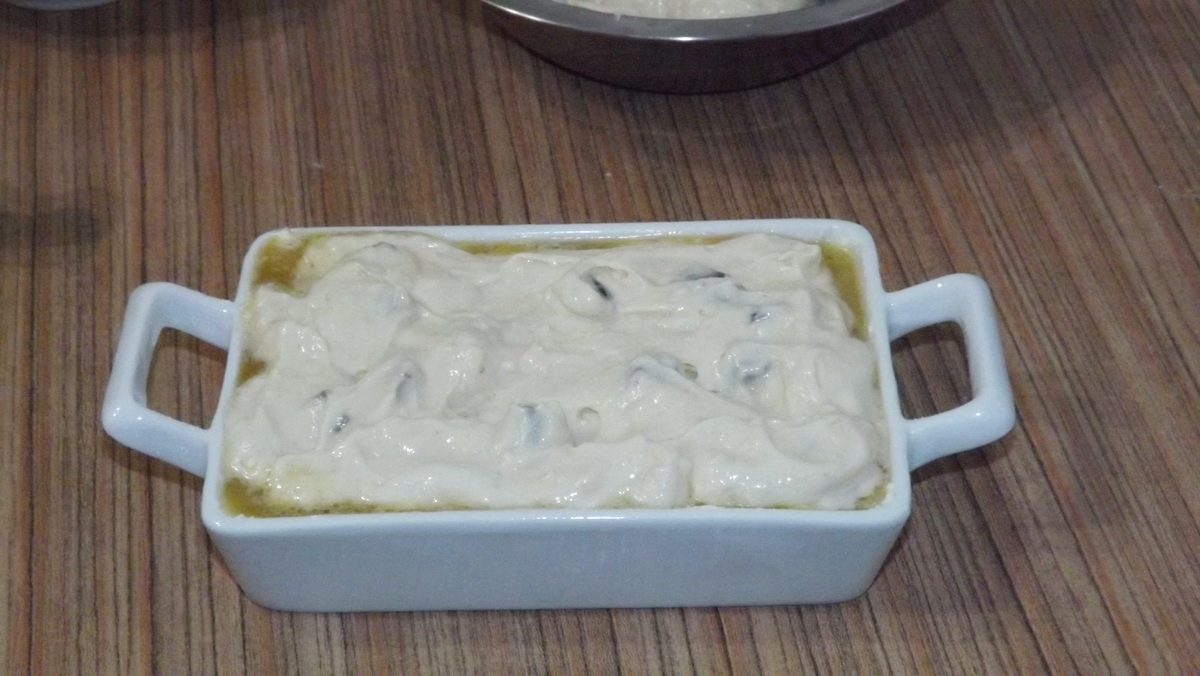 Lasagna cu crema fina de branza si curmale uscate