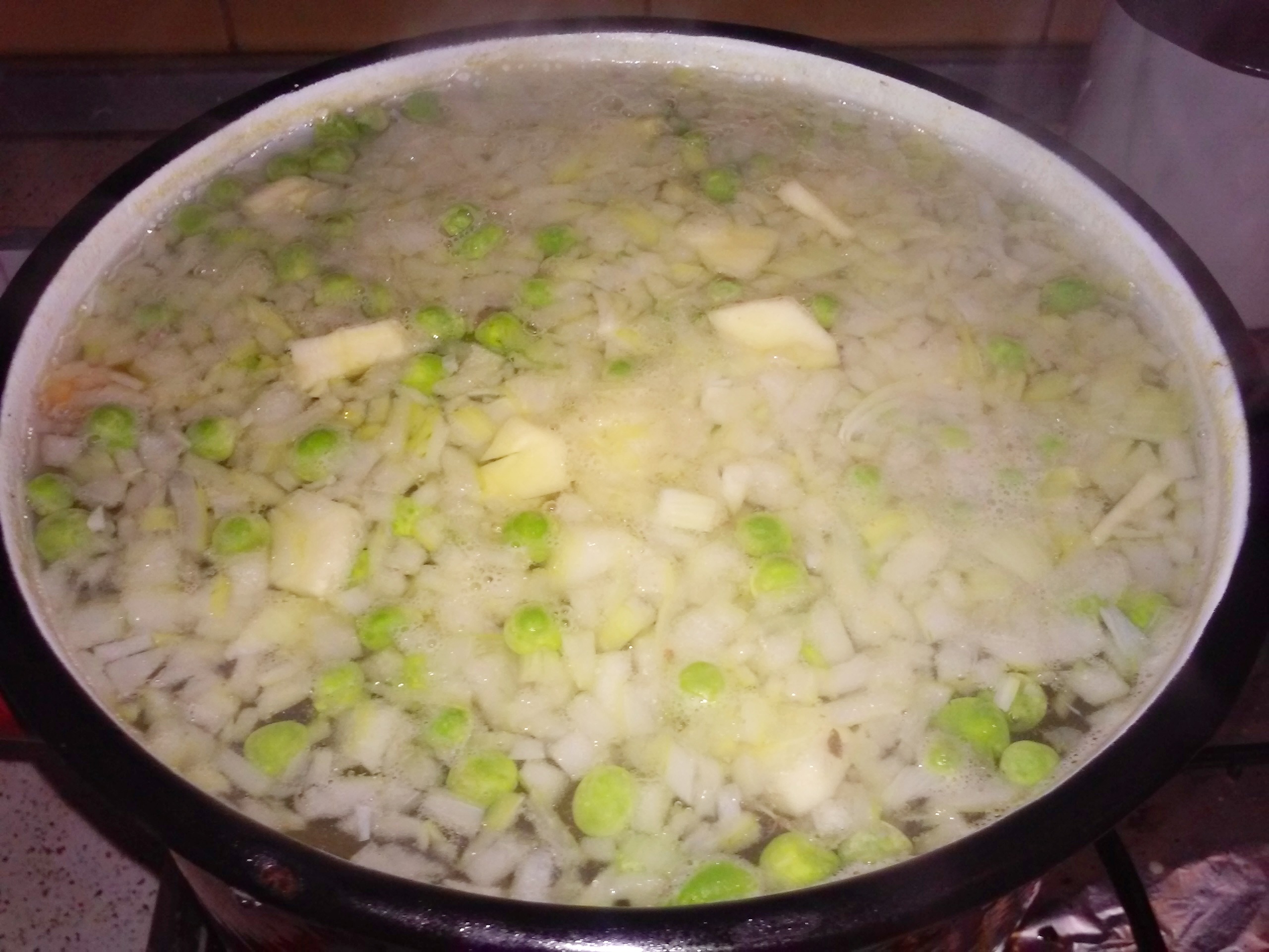 Ciorba de pui cu legume