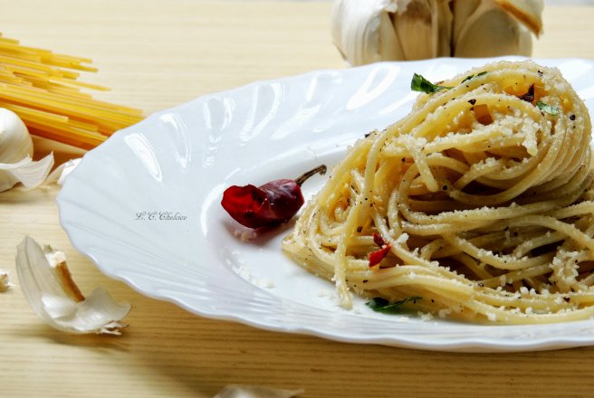 Paste cu usturoi si chilli ( Aglio, olio e pepperoncino)