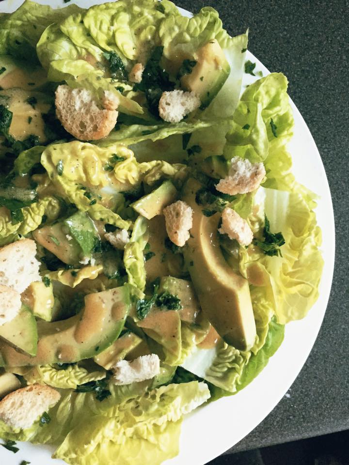 Salata de avocado