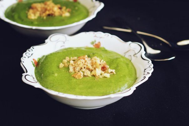 Supa crema de spanac cu nuci