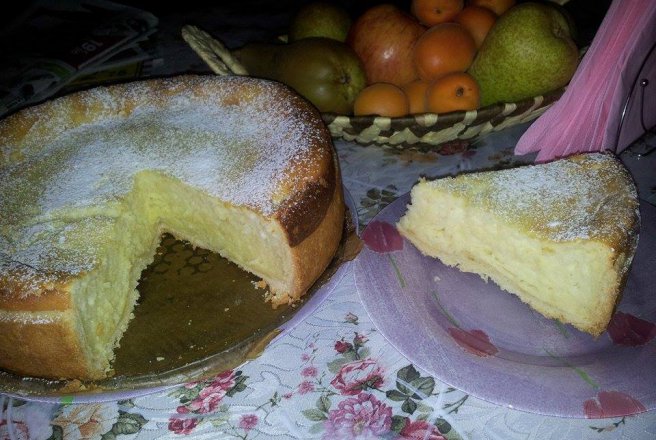 Tarta cu crema de branza si aluat fraged