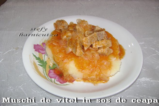 Muschi de vitel in sos de ceapa