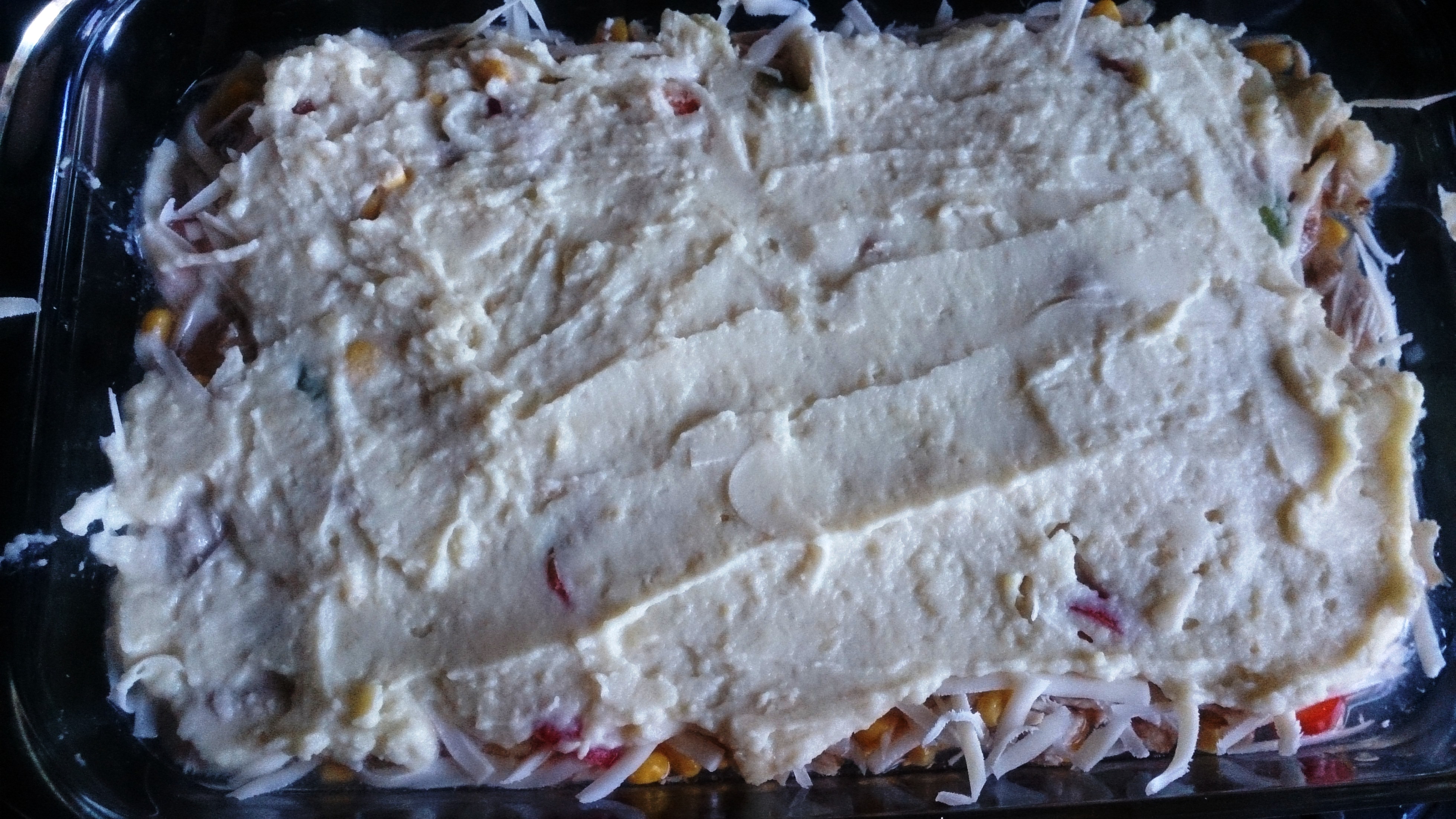 Piept de pui cu porumb, ardei si piure, la cuptor